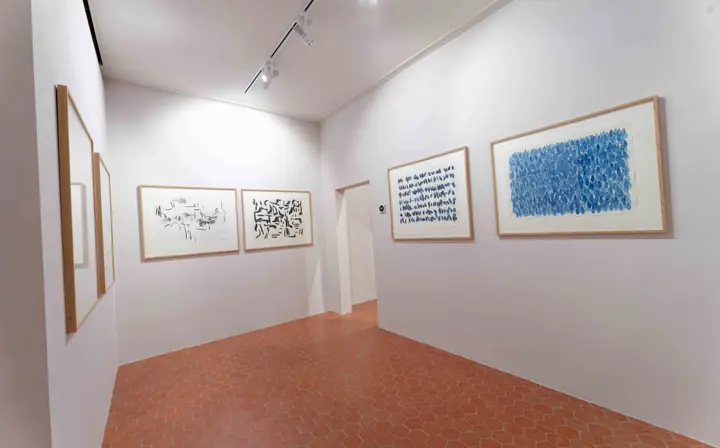 Fondation Lee Ufan à Arles, éclairage muséographique d'une salle d'exposition