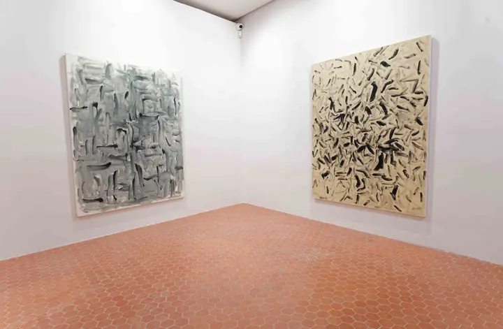 Fondation Lee Ufan à Arles, éclairage muséographique d'une salle d'exposition